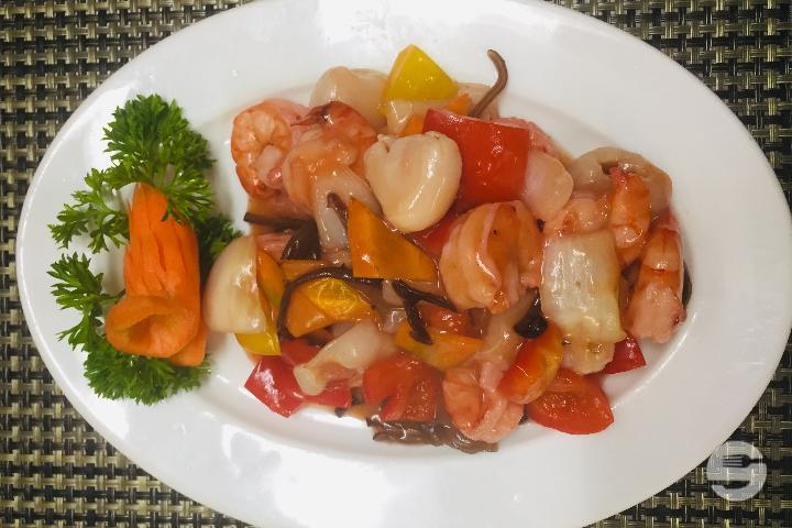Crevettes Sauce Aigre Doux aux Lychee - Bambou