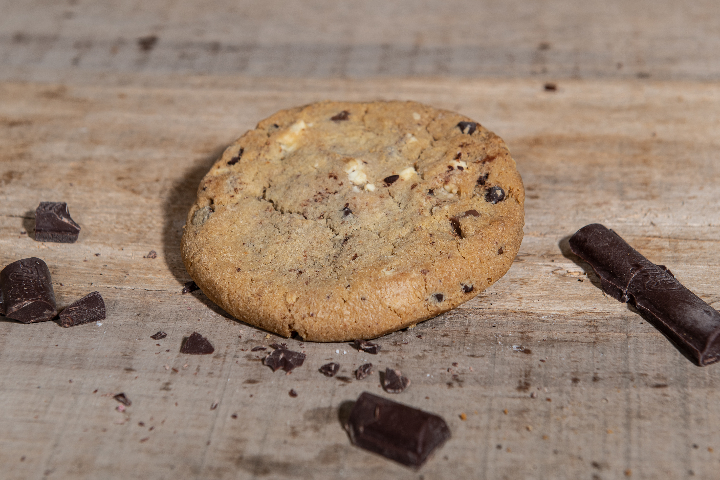 Maxi Cookie aux 3 Chocolats - La Maison du Sandwich