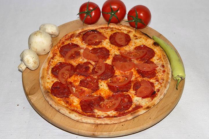 17. Pizza Salami - Le Blandonnet