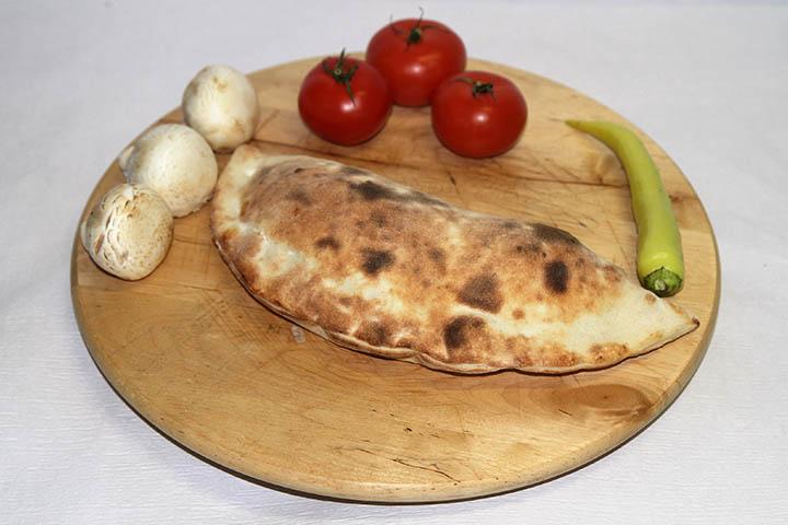 21. Pizza Calzone - Le Blandonnet