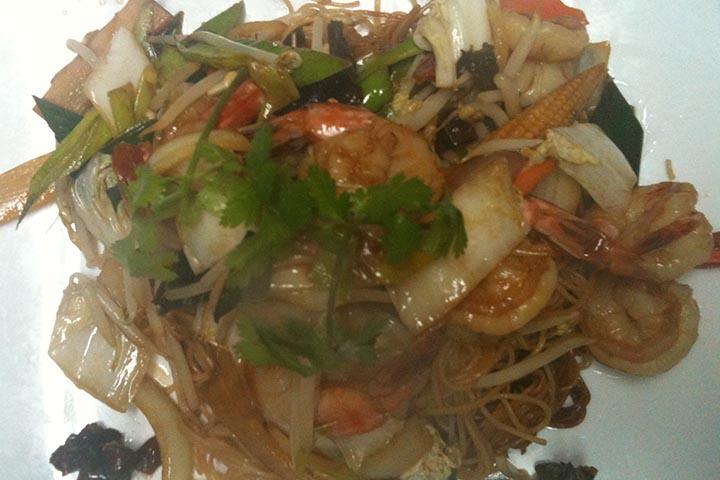 Shrimps sauteed noodles - La Baie d'Halong