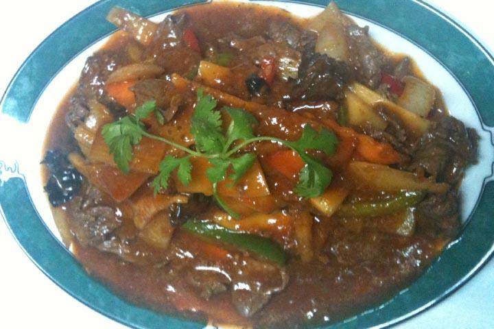 Spicy lemongrass beef - La Baie d'Halong