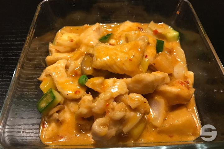 42. Sauteed chicken with yellow curry - Au Délicieux