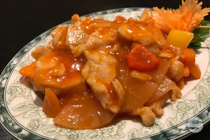 43. Sauteed chicken with pineapple - Au Délicieux