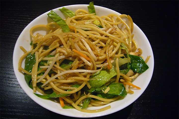 203. Sauteed noodles with vegetables - Au Délicieux