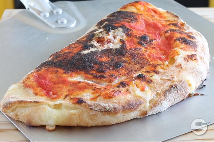 Pizza Calzone - Los Tacos Hermanos