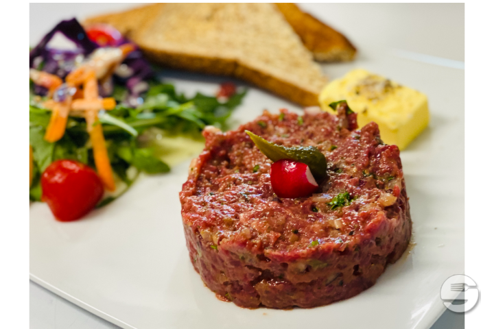 Tartare de Boeuf (entrée) - Les Fraisiers