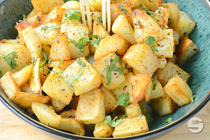 Achari Aloo padina ka chaat - Taj X-Green
