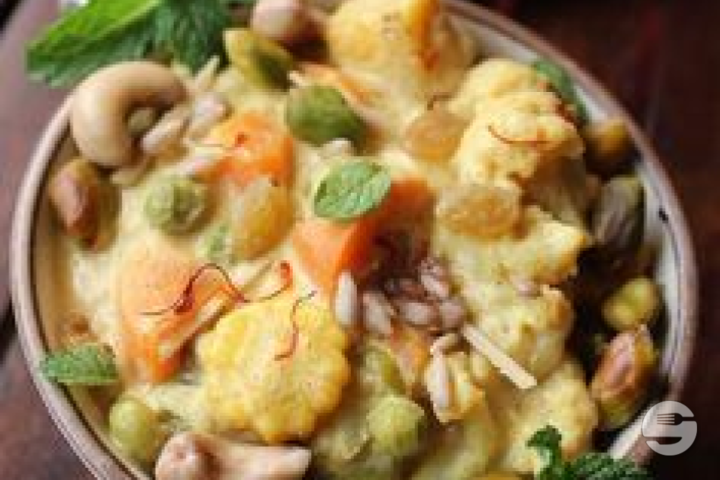 Sabzi Navrattan Korma - Taj X-Green