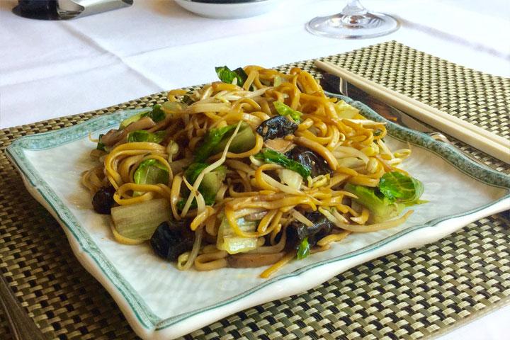 134. Sautéed Noodles with Vegetables - Ho Wan