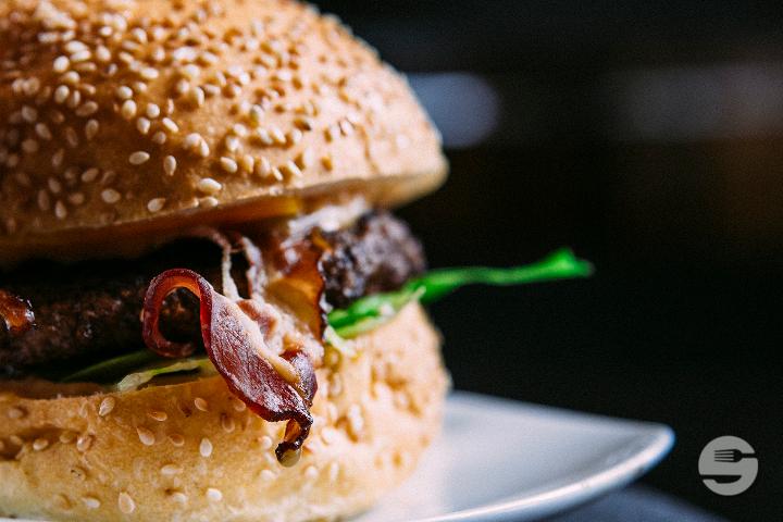 Bacon & Cheese Burger - FMR DOWNTOWN