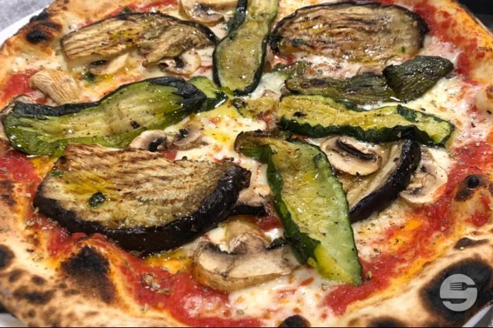 Vegetarian Pizza - La Conca d'Oro *