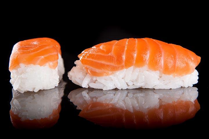 Nigiri Salmon 2 pieces - Crazy Fish