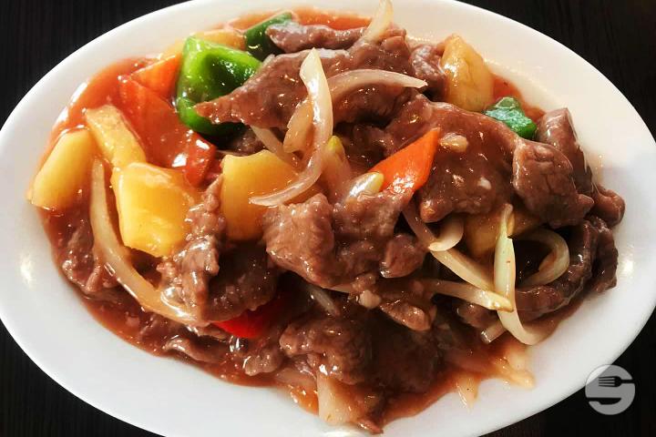 445. Sauted beef with pineapple - Boky
