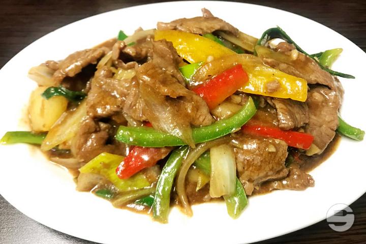 449. Beef with saté sauce - Boky