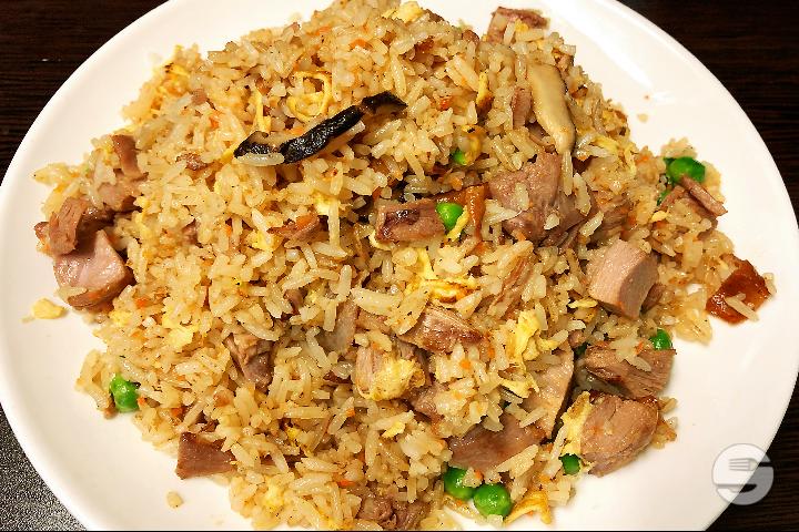 562. Fried rice with duck and flavored mushroom - Boky