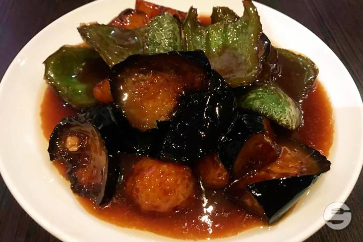 08. Aubergines, pomme de terre, poivrons grillés - Boky