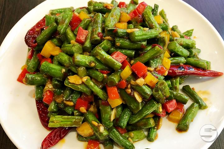 25. Beans and pork dice - Boky