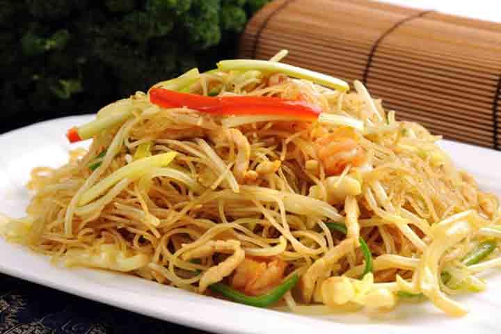 F2. Sautéed Vermicelli Singapore Style - La Table des Nations