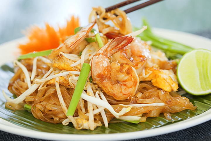 F5. Sautéed Rice Paste with Shrimps - La Table des Nations