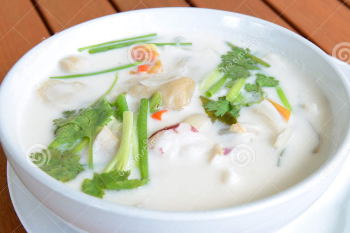 P3. Chicken and Coconut Milk Soup - La Table des Nations