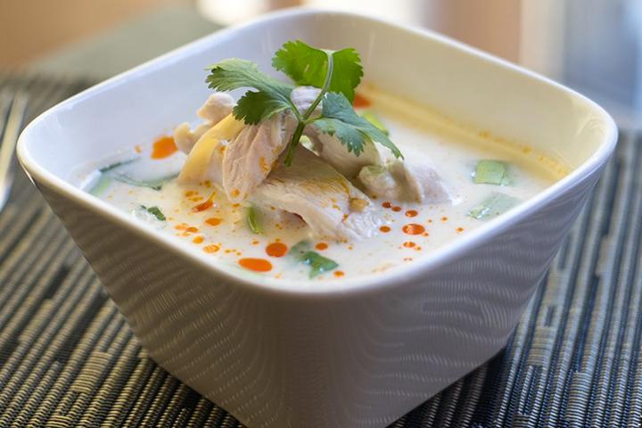 P3. Chicken and Coconut Milk Soup - La Table des Nations