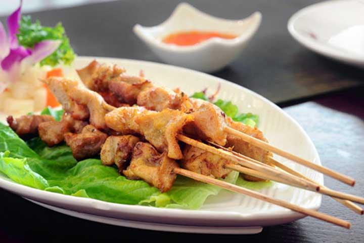 D5. Chicken Satay Skewers - La Table des Nations