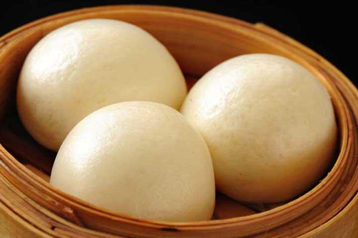 D12. Bread with mash red bean - La Table des Nations