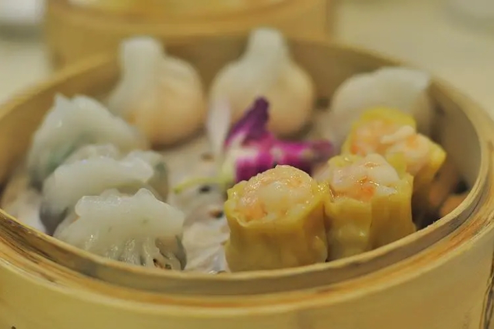 D14. Mixed Steamed Dumpling - La Table des Nations