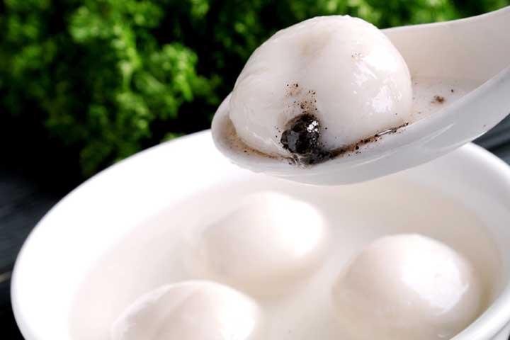 T4. Sticky Rice Paste, Mashed Red Beans - La Table des Nations