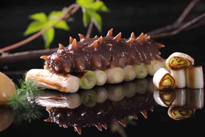 C5. Braised Sea Cucumber - La Table des Nations