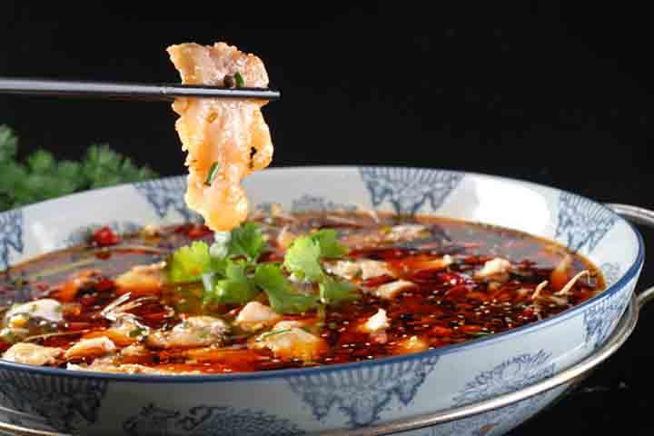 C10. Boiled Sichuan Fish - La Table des Nations