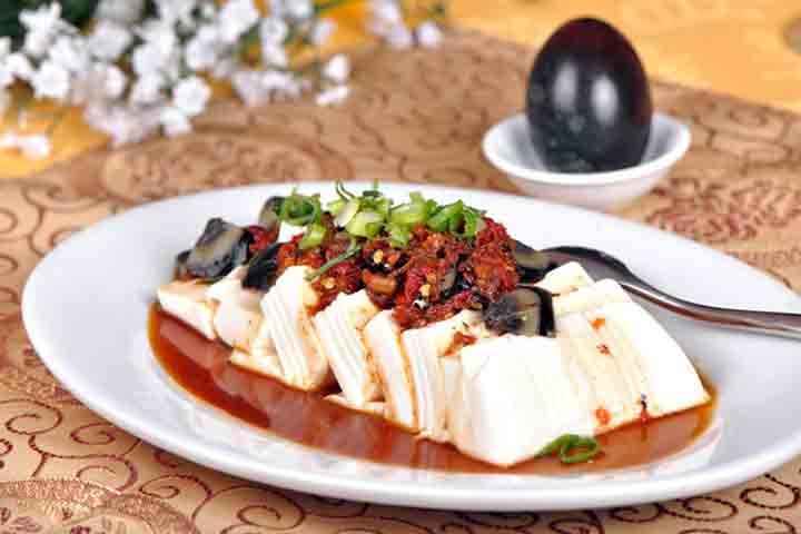 L1. Tofu and Century Eggs - La Table des Nations