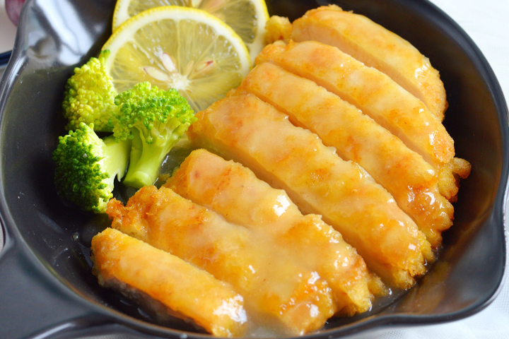 R6. Chicken with Lemon - La Table des Nations