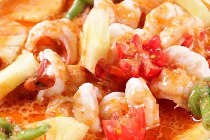 R17. Thai Style Shrimp Curry - La Table des Nations