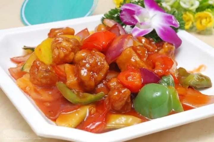 R19. Sweet and Sour Chicken - La Table des Nations
