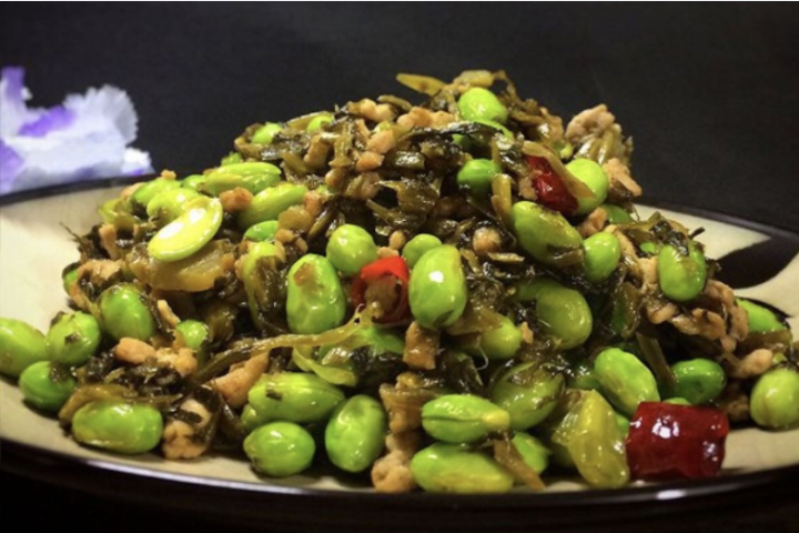 S12. Haricots chinois sautés aux légumes marinés - La Table des Nations