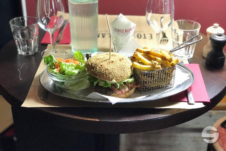 The Chicken Burger, Corn bread - Etoile Blanche
