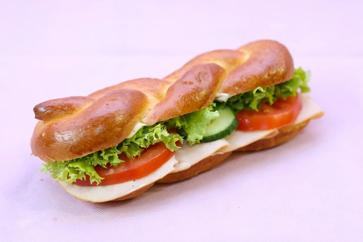 Truthan Sandwich - Happy Beck