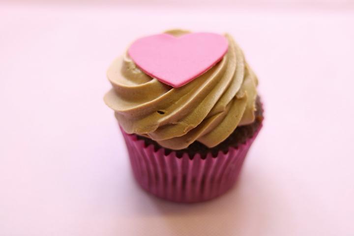 Cupcake Rose - Happy Beck
