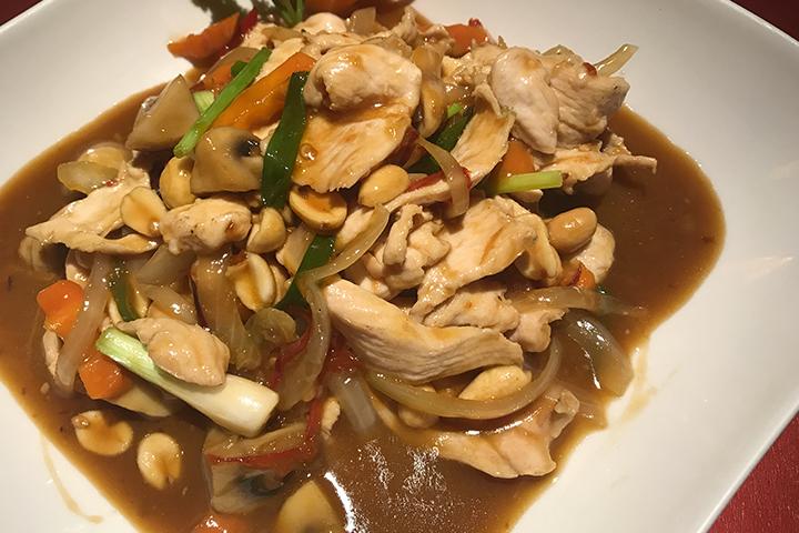 151. Poulet Pimenté servi sur Plaque Chauffante - Ming Xuan