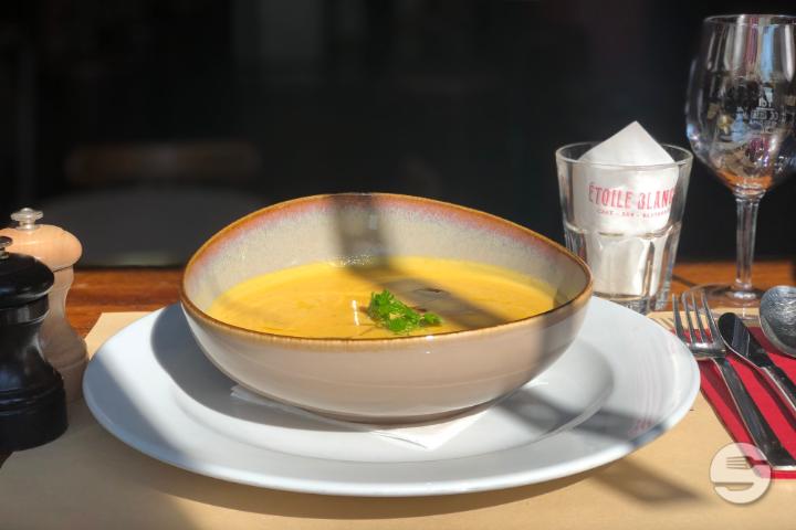 Velouté de courge et Noix de St Jacques poêlées - Etoile Blanche (Non Stop)