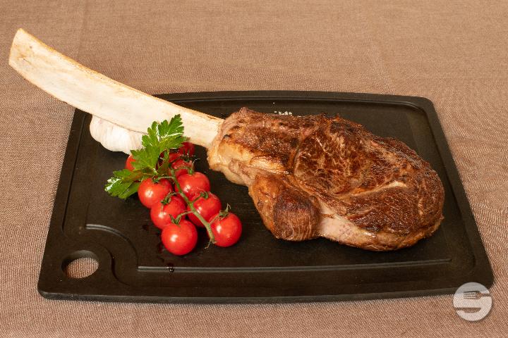 Generous Tomahawk of Limousin (for 2) - Le Bistrot du Boucher