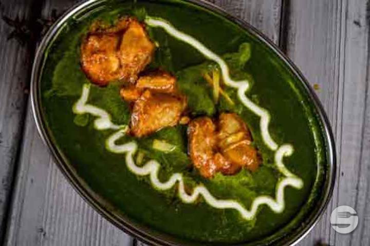 Murg saagwala - Royal India