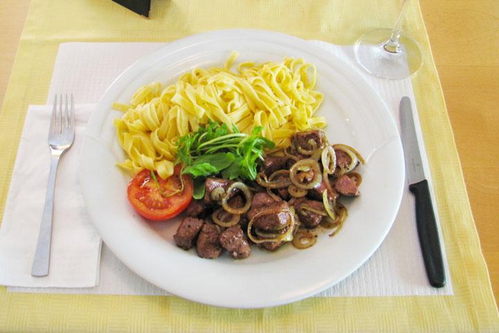 56. Kalbsleber "Venezia" (200g) - Die Tomate Steakhouse *