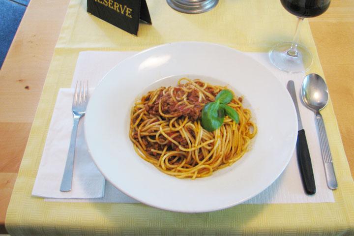 72. Spaghetti "Bolognese" - Die Tomate Steakhouse *