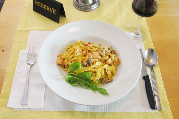 84. Tagliatelle "die Tomate" - Die Tomate Steakhouse *