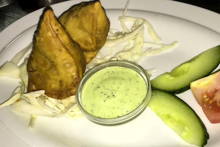 102. Cocktail Samosa (2 Stk.) - Vulkan
