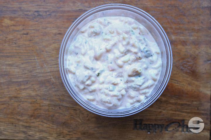 Sausage and cheese salad - Happy Chef