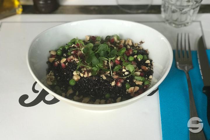 Black rice, macho peas, grenade and nuts - Caffè Bellini - Lunch *